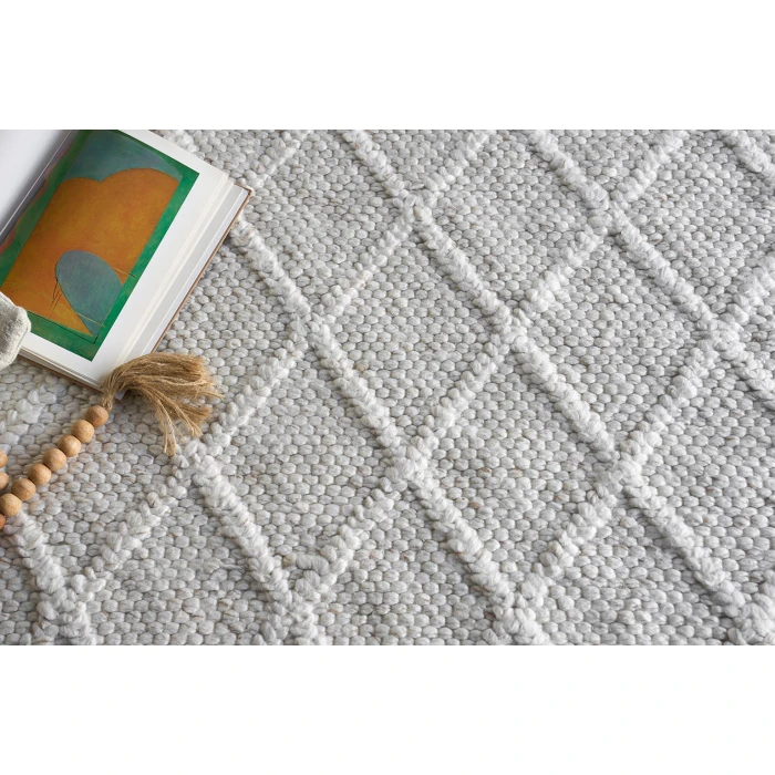 Exquisite Rugs Brentwood Ivory 47041X16 1ft.X1ft.6in. Rect. Rug