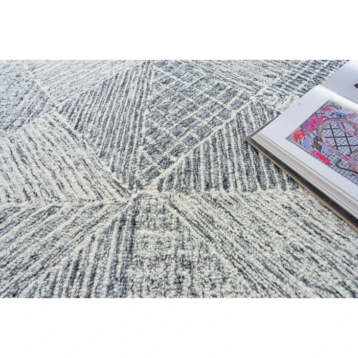 Exquisite Rugs Caprice Black/Ivory 475614x18 14ft.x18ft. Rect. Rug