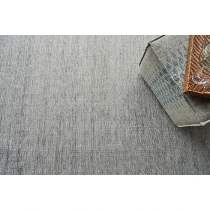 Exquisite Rugs Kashmir Light Silver 48521X16 1ft.X1ft.6in. Rect. Rug
