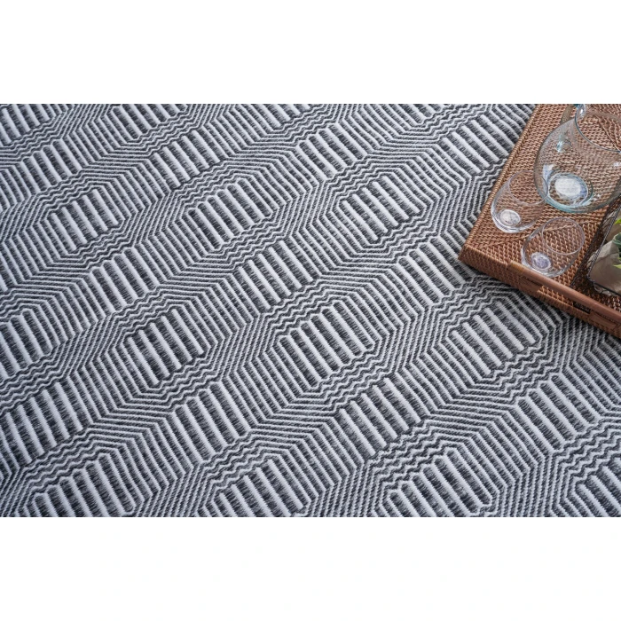 Exquisite Rugs Naples Ivory/Black 48832X3 2ft.X3ft. Rect. Rug