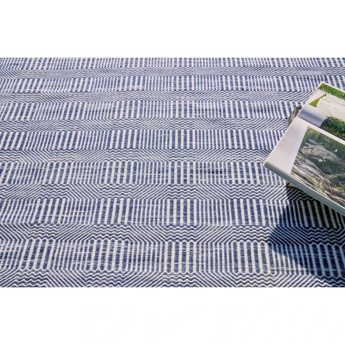 Exquisite Rugs Naples Ivory/Blue 48845X8 5ft.X8ft. Rect. Rug