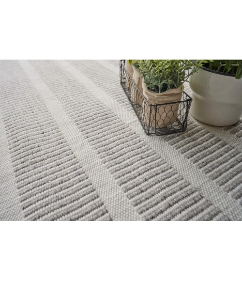 Exquisite Rugs Boca Ivory/Gray 48882X3 2ft.X3ft. Rect. Rug