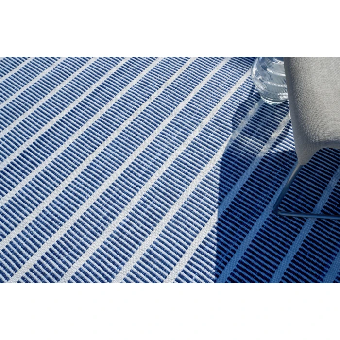 Exquisite Rugs Boca Ivory/Blue 48902X3 2ft.X3ft. Rect. Rug