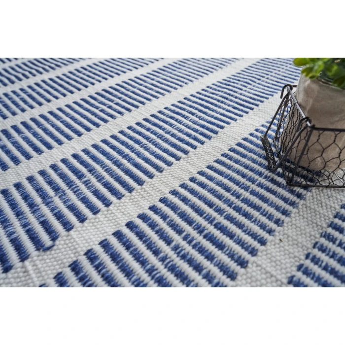 Exquisite Rugs Boca Ivory/Blue 48902X3 2ft.X3ft. Rect. Rug