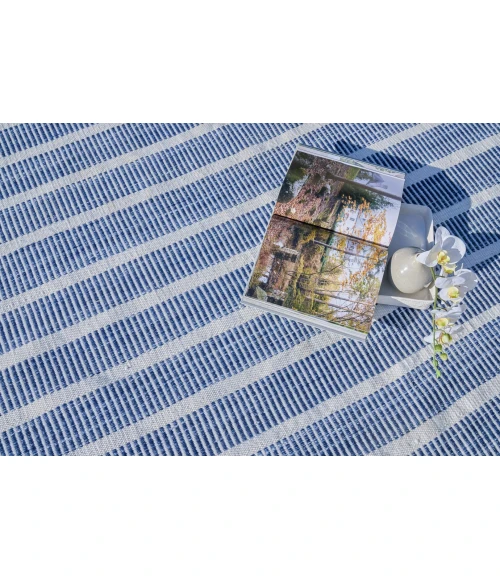 Exquisite Rugs Boca Ivory/Blue 48902X3 2ft.X3ft. Rect. Rug