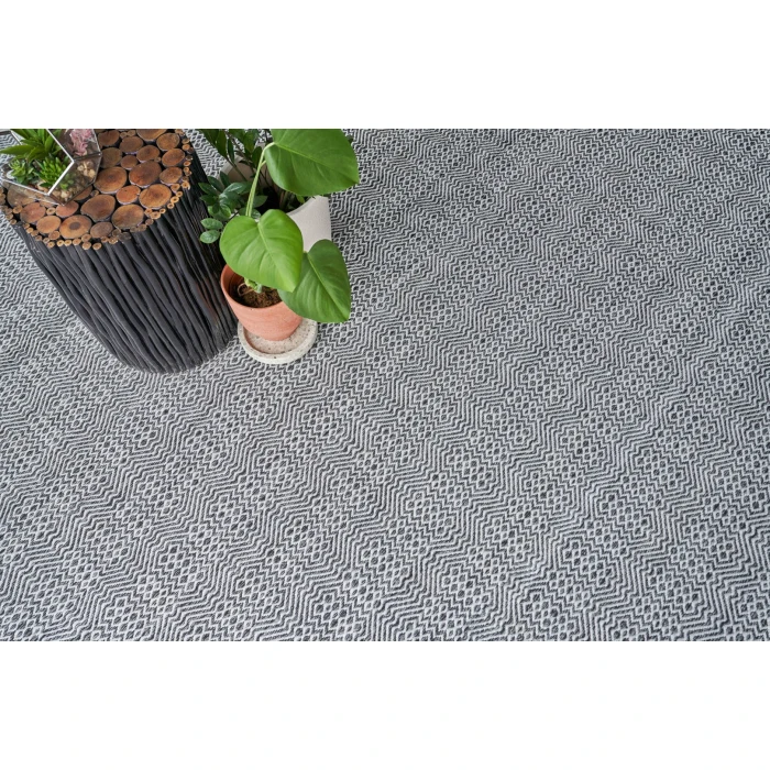 Exquisite Rugs Echo Ivory/Black 48912X3 2ft.X3ft. Rect. Rug