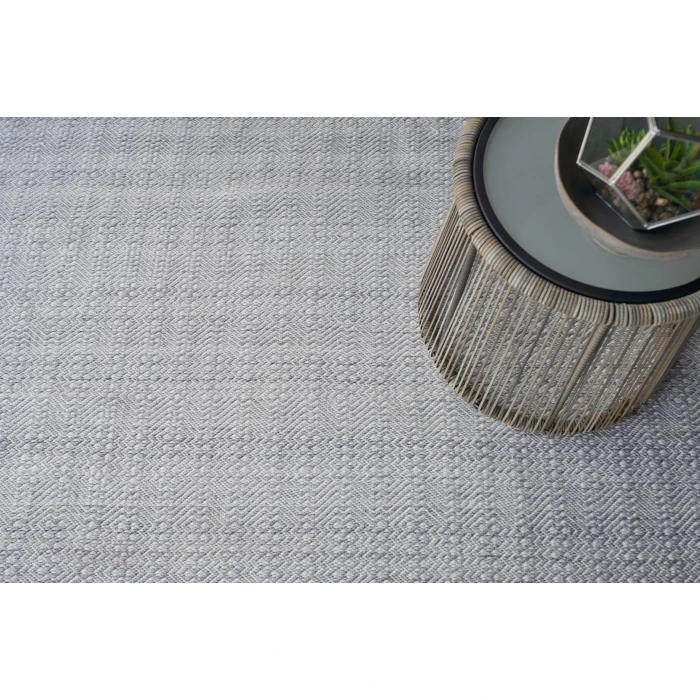 Exquisite Rugs Echo Ivory/Light Silver 48932X3 2ft.X3ft. Rect. Rug