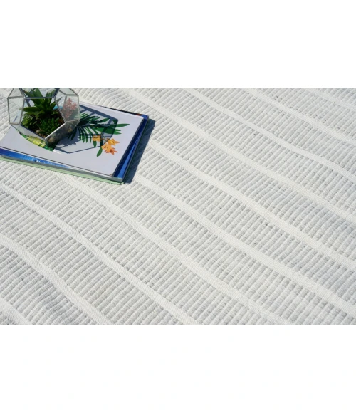 Exquisite Rugs Boca Light Silver 49842X3 2ft.X3ft. Rect. Rug