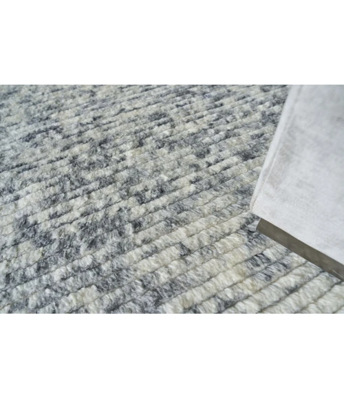 Exquisite Rugs Kaza Ivory/Light Gray 53056X9 6ft.X9ft. Rect. Rug