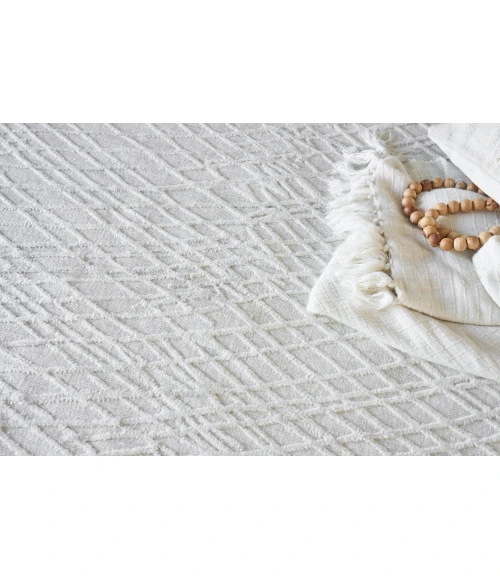 Exquisite Rugs Crescendo White 532614X18 14ft.X18ft. Rect. Rug