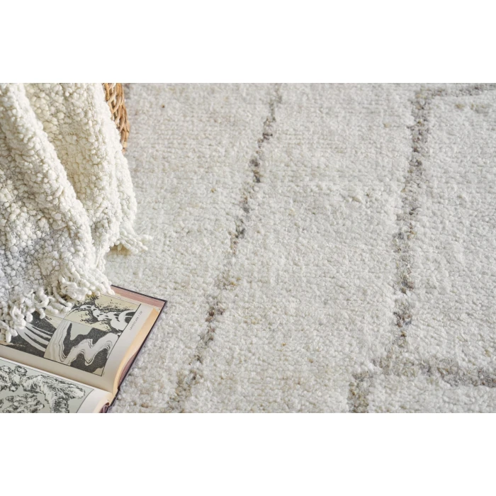 Exquisite Rugs Tahoe White/Beige 55571X16 1ft.X1ft.6in. Rect. Rug