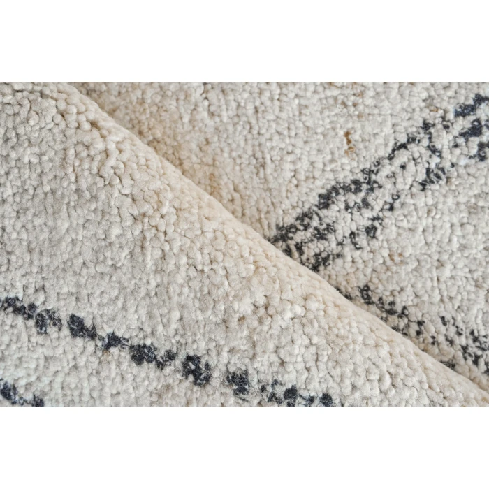 Exquisite Rugs Tahoe Ivory/Black 55601X16 1ft.X1ft.6in. Rect. Rug