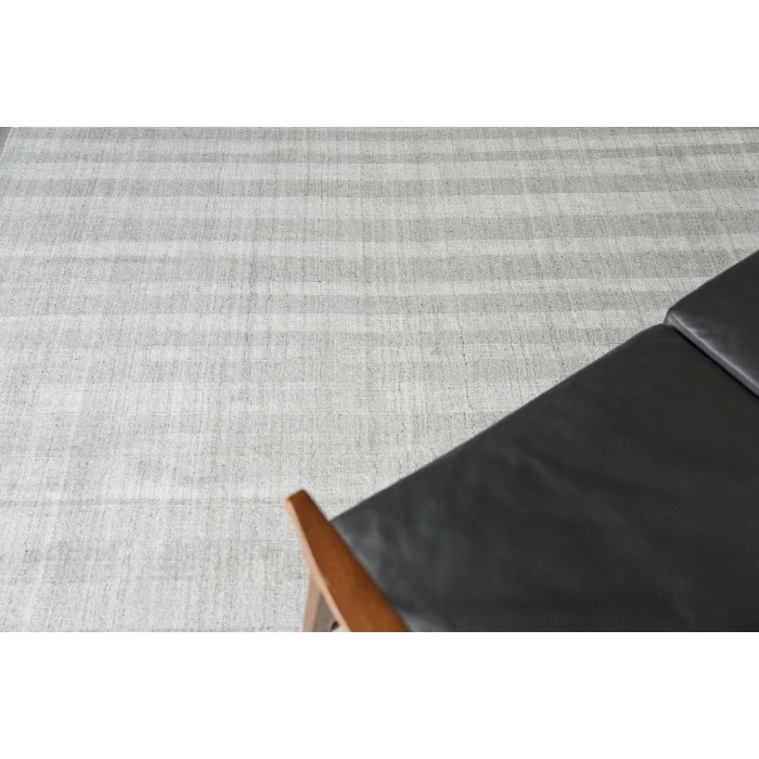 Exquisite Rugs Robin Stripe Light Silver 56242X3 2ft.X3ft. Rect. Rug