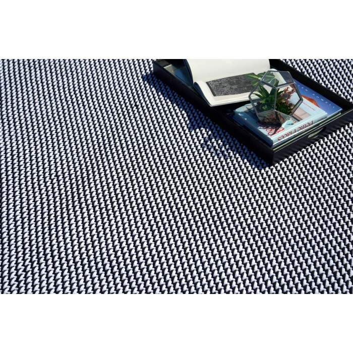Exquisite Rugs Harbor White/Black 60432X3 2ft.X3ft. Rect. Rug