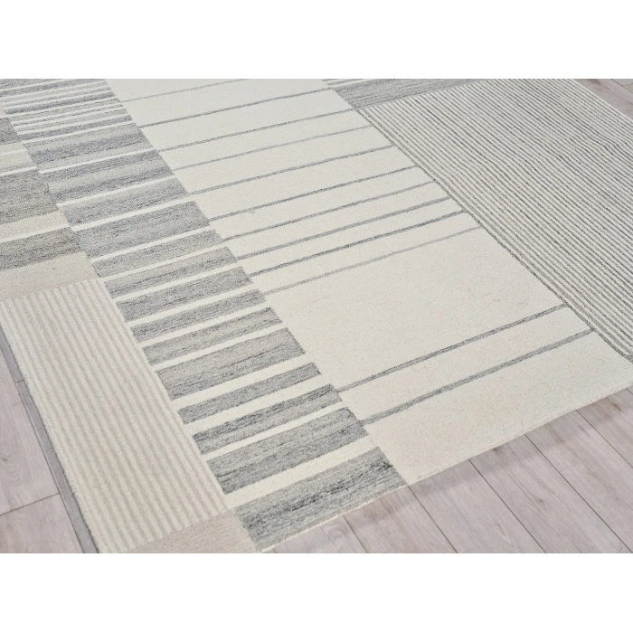 Exquisite Rugs Castine Silver/Ivory 68758X10 8ft.X10ft. Rect. Rug
