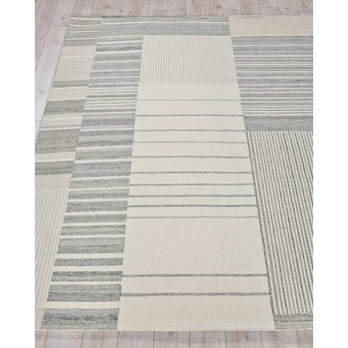 Exquisite Rugs Castine Silver/Ivory 68758X10 8ft.X10ft. Rect. Rug