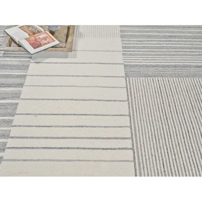 Exquisite Rugs Castine Silver/Ivory 68758X10 8ft.X10ft. Rect. Rug