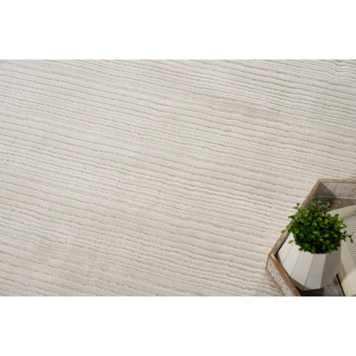 Exquisite Rugs Cavallo Modern White 73061X16 1ft.X1ft.6in. Rect. Rug
