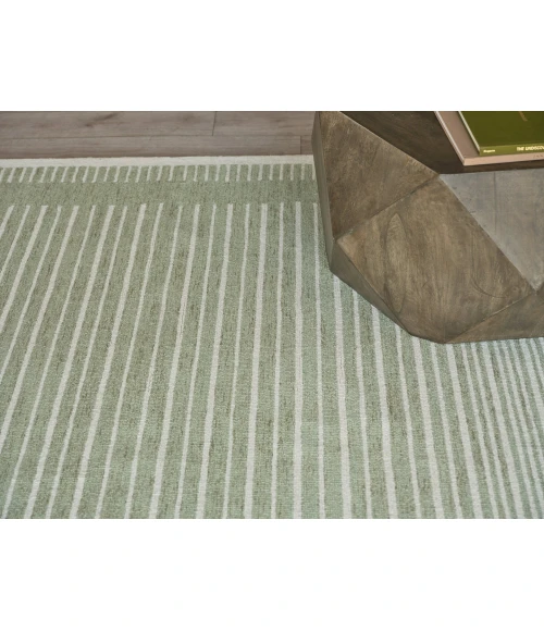 Exquisite Rugs Dusseldorf Sage Green/Ivory 734312X15 12ft.X15ft. Rect. Rug