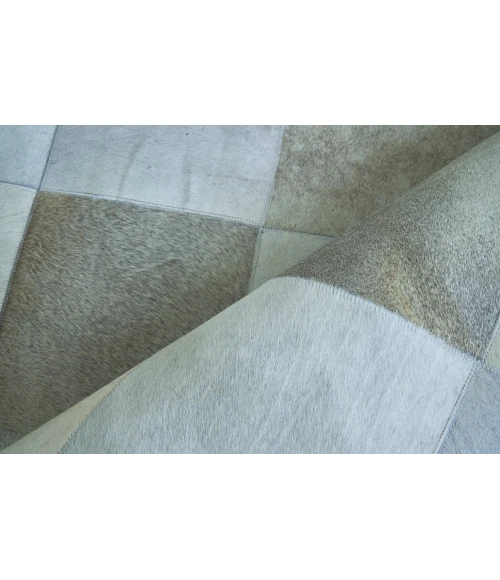 Exquisite Rugs Natural Hide Silver 975696X136 9ft.6in.X13ft.6in. Rect. Rug