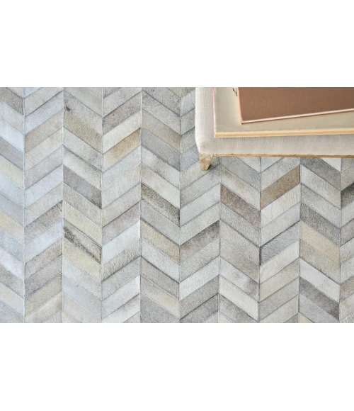 Exquisite Rugs Natural Hide White/Silver 97611X16 1ft.X1ft.6in. Rect. Rug