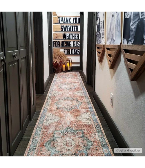 Hauteloom Rosman Black ROSM 2ft.7in. x 7ft.10in. Rect. Rug