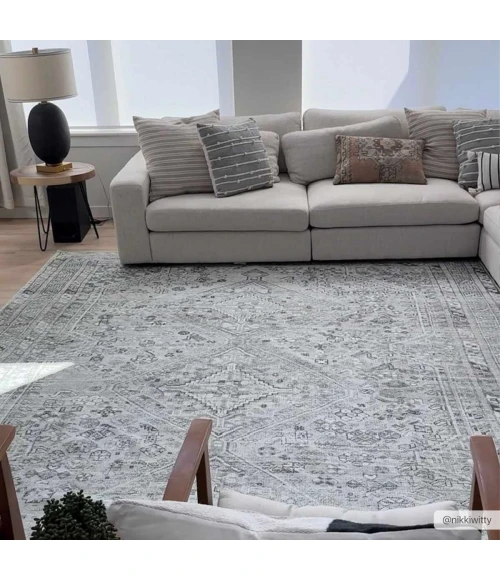 Hauteloom Barny Off White SAMABARNYA1 6ft.7in. x 9ft. Rect. Rug