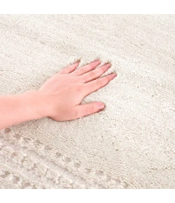 Hauteloom Ryuu Bone HDEURYUU8A3 5ft.3in. x 7ft. Rect. Rug