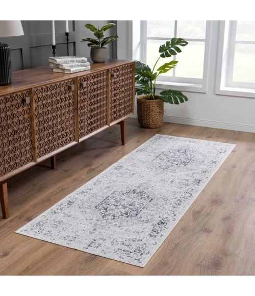 Hauteloom Akram Cream HLLLAKRAMA1 2ft.7in. x 10ft. Rect. Rug