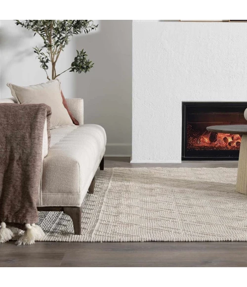 Hauteloom Leonardtown Ivory LNRD 2ft.6in. x 10ft. Rect. Rug