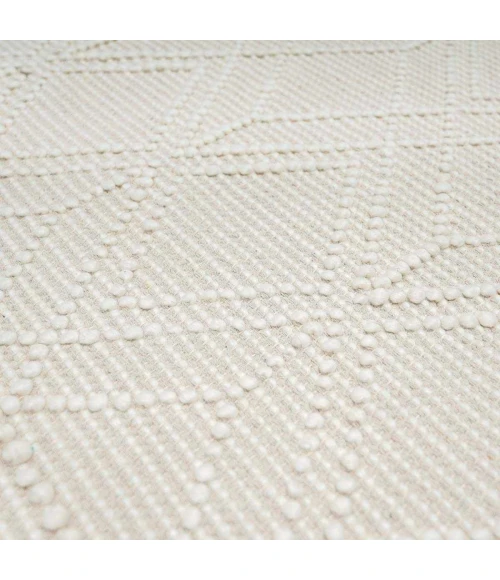 Hauteloom Leonardtown Ivory LNRD 2ft.6in. x 10ft. Rect. Rug