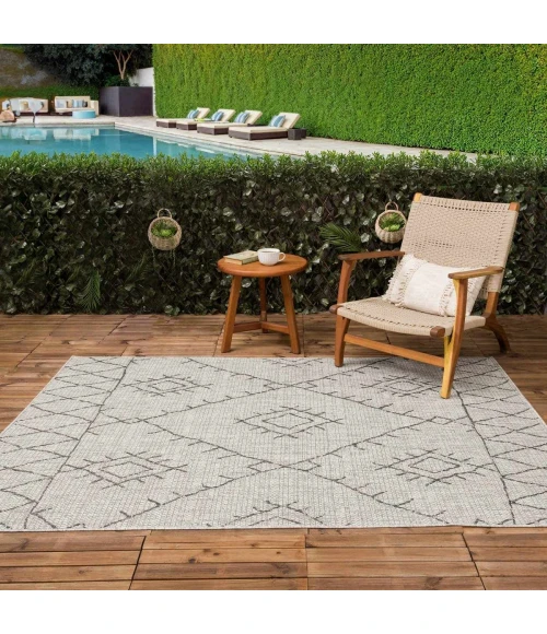 Hauteloom Marwood Black MARW 2ft.7in. x 10ft. Rect. Rug