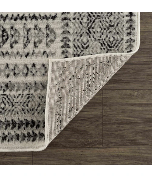 Hauteloom Greig Black GREI 4ft.3in. x 5ft.7in. Rect. Rug