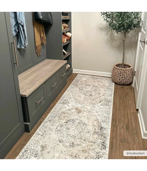 Hauteloom Rudo Light Brown SLLIRUDOAA1 2ft.7in. x 7ft.3in. Rect. Rug