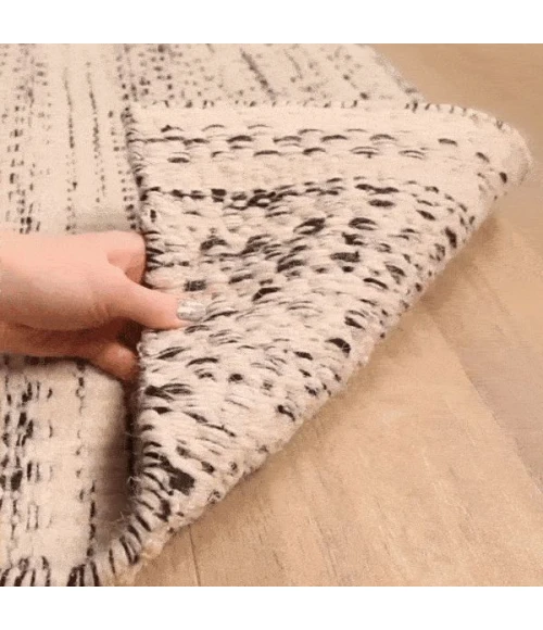 Hauteloom Williford Cream WLLF 8ft. Square Rug