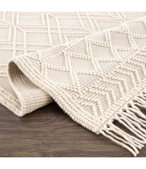 Hauteloom Leonardtown Ivory LNRD 2ft.6in. x 10ft. Rect. Rug