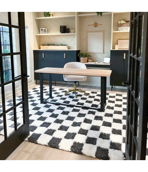 Hauteloom Atira White ATIR 2ft.7in. x 10ft. Rect. Rug