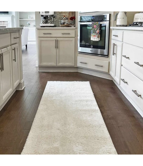 Hauteloom Judy Off White SAFAJUDY890 2ft.7in. x 10ft. Rect. Rug