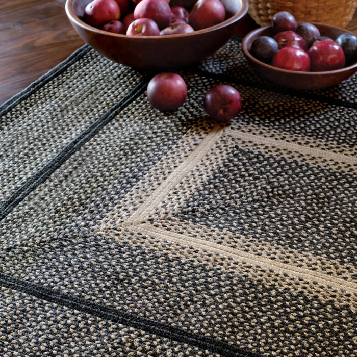 Homespice Decor Jute Braided Manchester Black 502728 27 in. X 45 in. Oval Rug