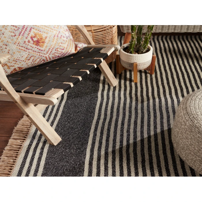 Vibe by Jaipur Living Strand Indoor/ Outdoor Striped Dark Gray/ Beige Area Rug (5'X8')
