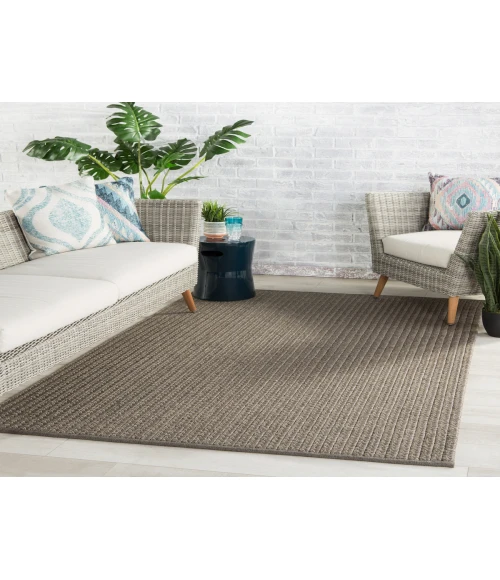 Jaipur Living Iver Indoor/ Outdoor Solid Gray/ Taupe Area Rug (5'X8')
