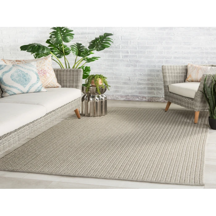 Jaipur Living Iver Indoor/ Outdoor Solid Light Gray Area Rug (10'X14')