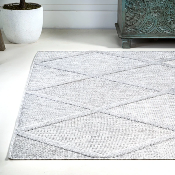Salines Diamond Trellis Light Gray 4 ft. x 6 ft. Indoor/Outdoor Area Rug