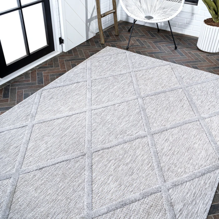 Salines Diamond Trellis Light Gray 4 ft. x 6 ft. Indoor/Outdoor Area Rug