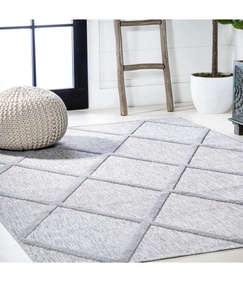 Salines Diamond Trellis Light Gray 5 ft. x 8 ft. Indoor/Outdoor Area Rug