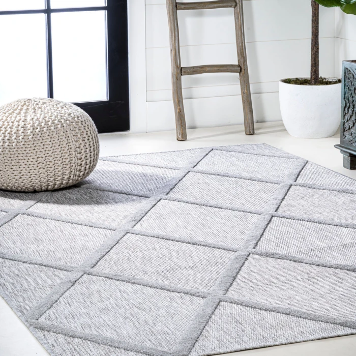 Salines Diamond Trellis Light Gray 4 ft. x 6 ft. Indoor/Outdoor Area Rug