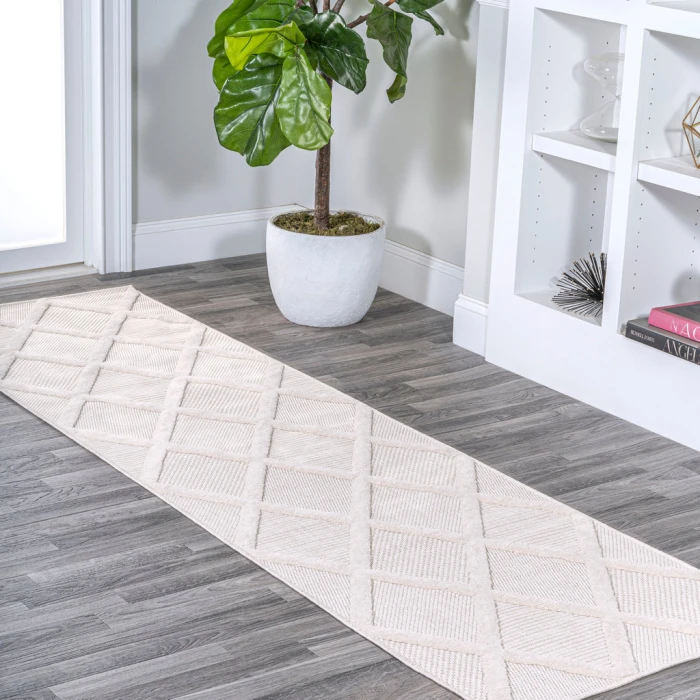 Salines Diamond Trellis Ivory 2 ft. x 8 ft. Indoor/Outdoor Runner Rug