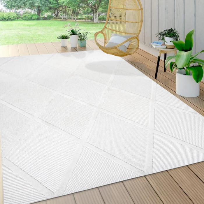 Salines Diamond Trellis Ivory 5 ft. x 8 ft. Indoor/Outdoor Area Rug