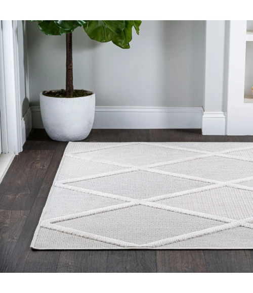 Salines Diamond Trellis Ivory 5 ft. x 8 ft. Indoor/Outdoor Area Rug