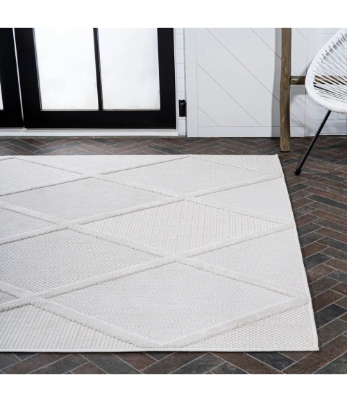 Salines Diamond Trellis Ivory 5 ft. x 8 ft. Indoor/Outdoor Area Rug